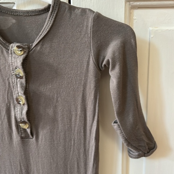 Lou Lou & Company‎ Taupe Solid Knotted Gown Size Newborn Soft Light - Picture 3 of 7